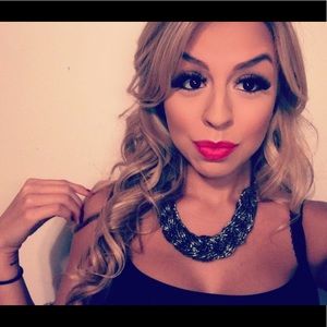 Meet your Posher, Vanessa